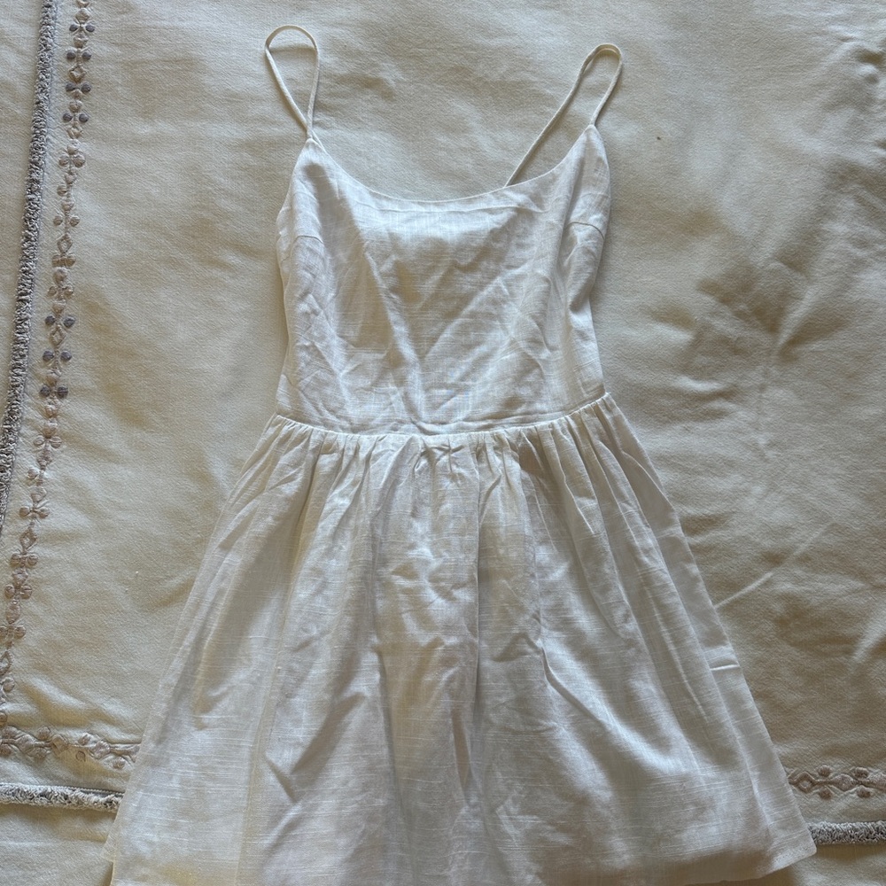 White fox white dress